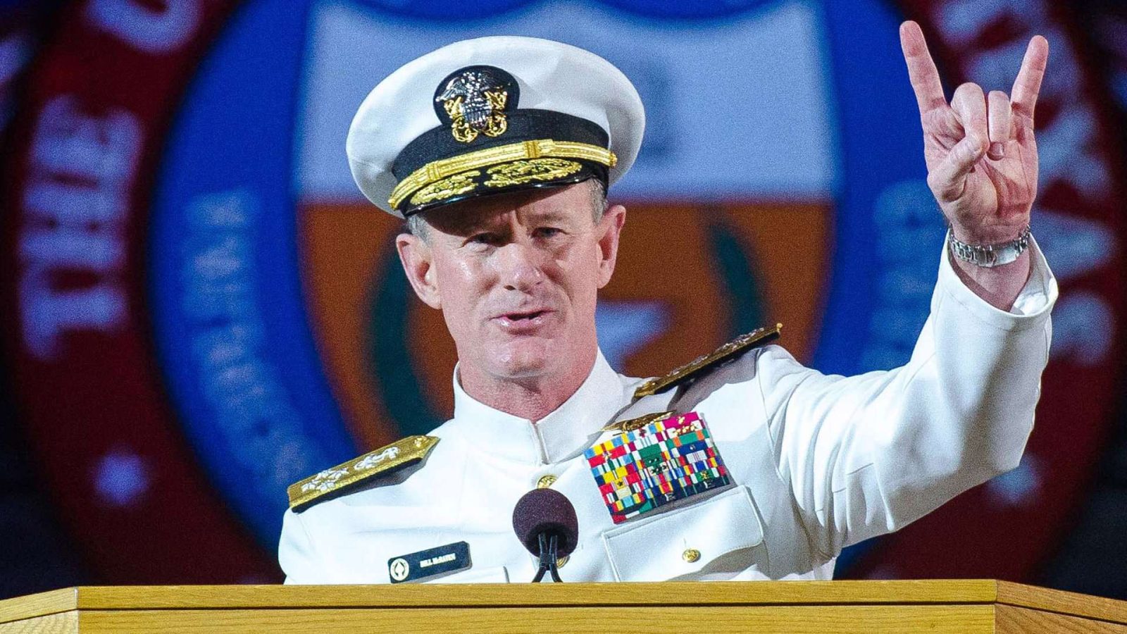 L'amiral William McRaven, ancien commandant des opérations spéciales américaines, à l'origine de la leçon « faites votre lit »