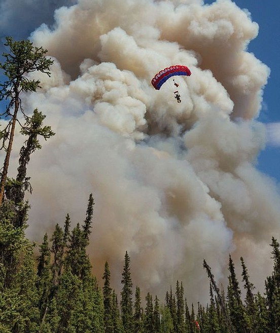 Smokejumpers, les parachutistes du feu, comme ceux de Mann Gulch en 1949